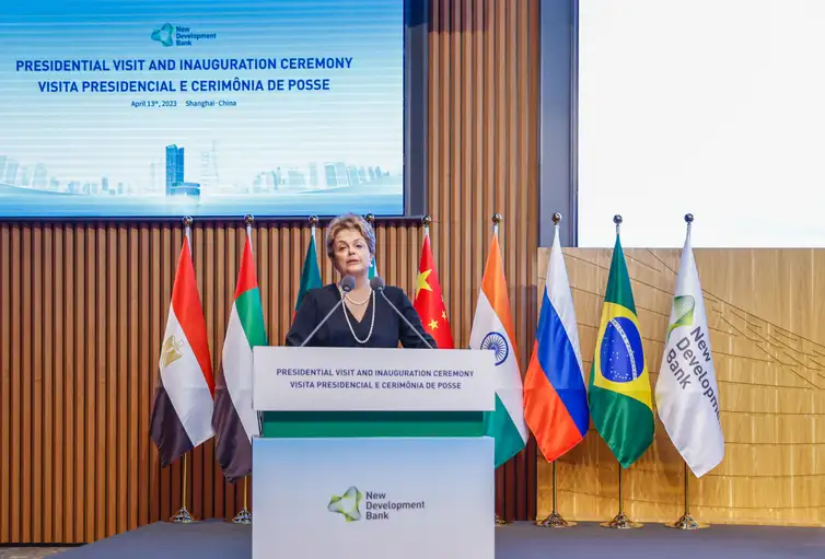 Xangai, China, 13.04.2023 -  Presidente da República, Luiz Inácio Lula da Silva, na posse da Presidenta do Novo Banco de Desenvolvimento. Em seguida parrticipa de Reunião com a Presidência do Novo Banco de Desenvolvimento (NBD), Dilma Rousseff. Novo Banco de Desenvolvimento (NBD) - Xangai - China.  Foto: Ricardo Stuckert/PR