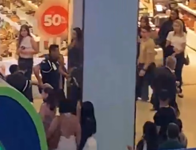 Adolescentes são flagrados furtando loja no Plaza Shopping